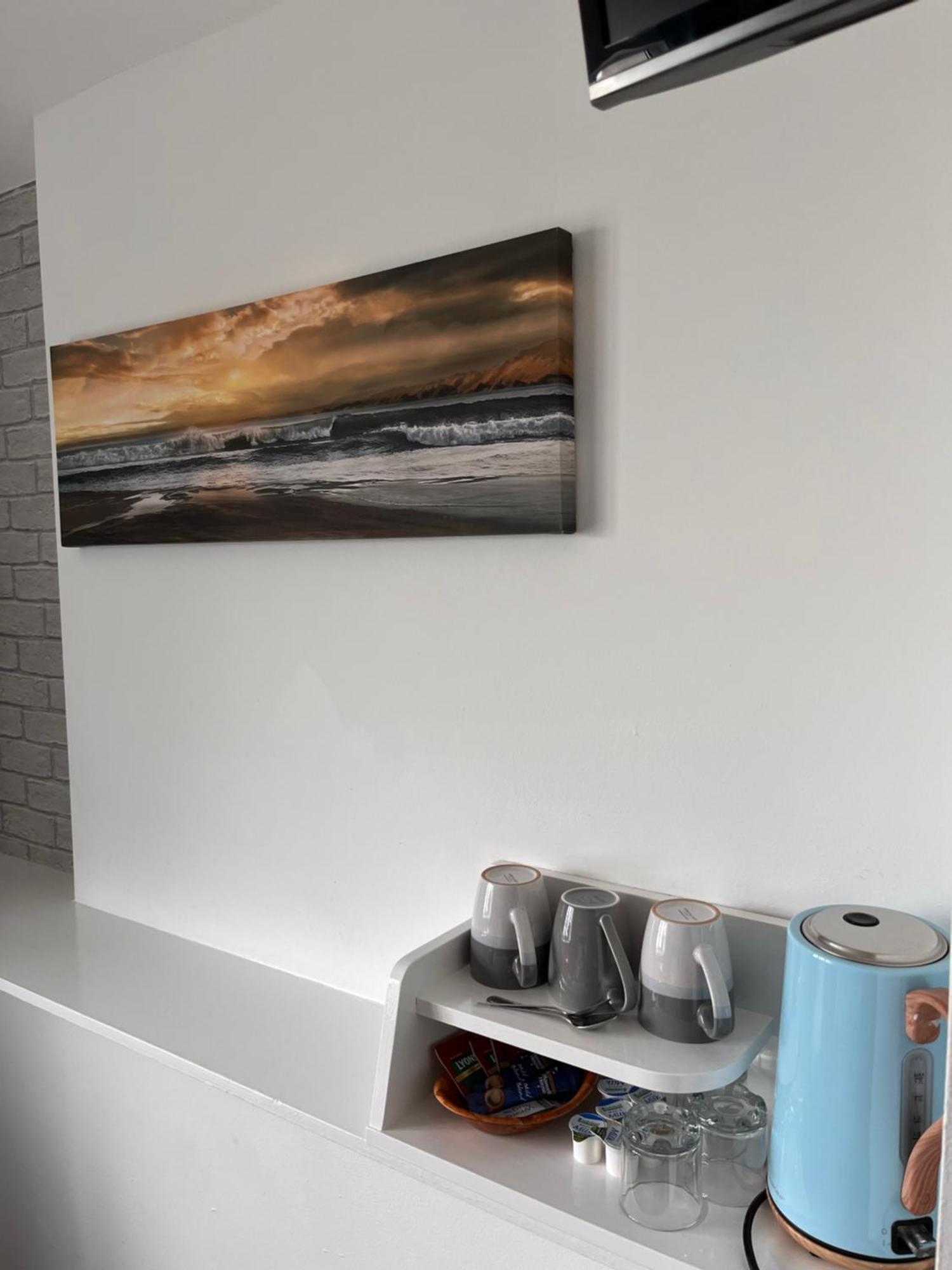 The Light House Hotel Galway Room photo