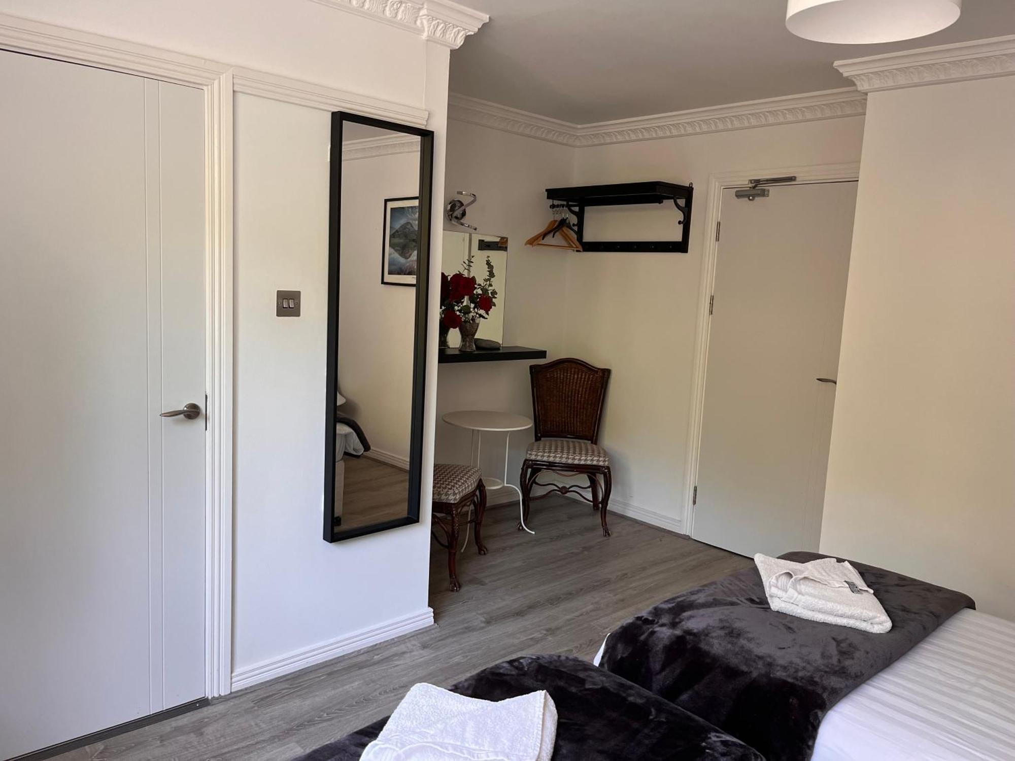 The Light House Hotel Galway Room photo