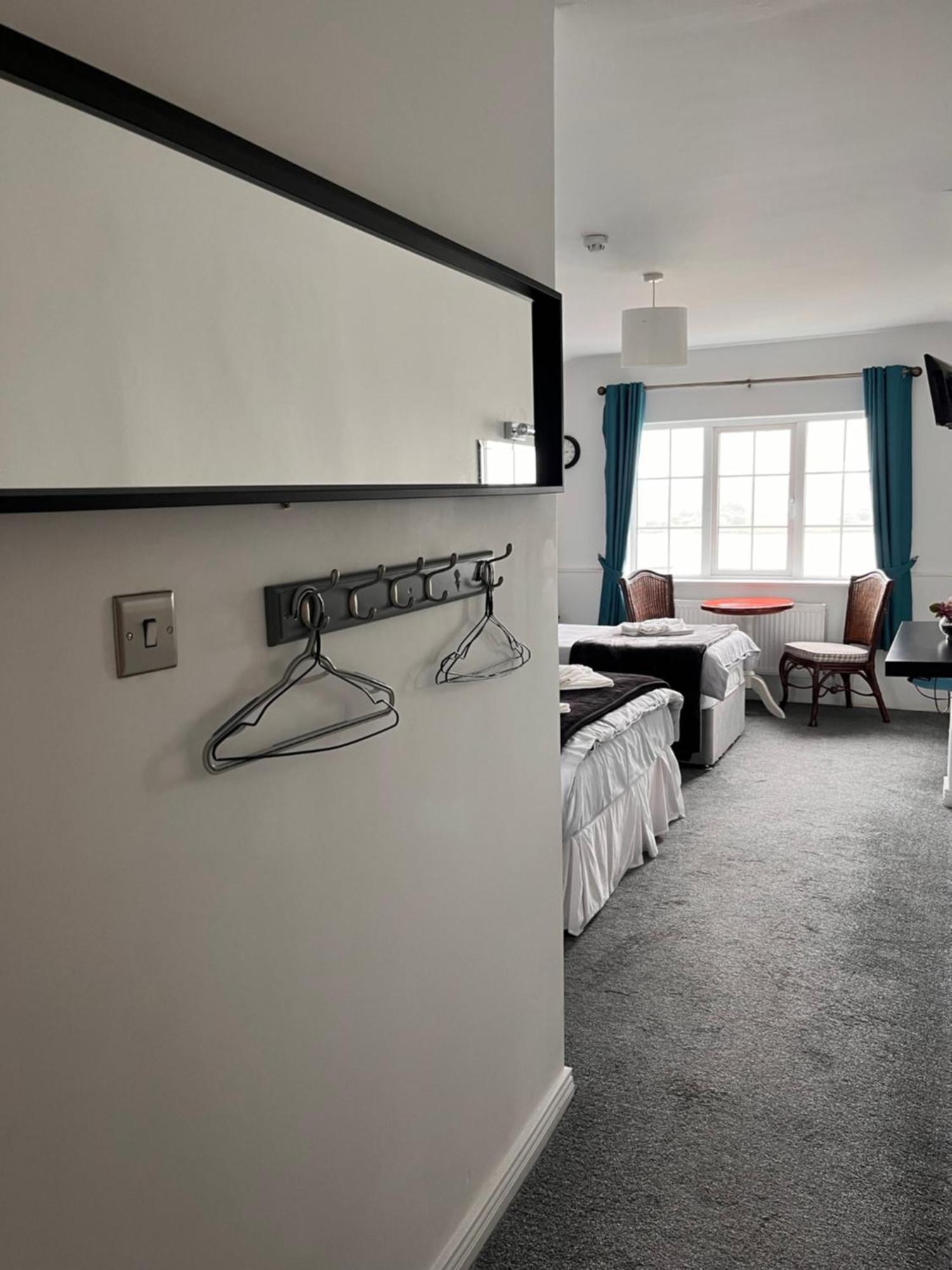 The Light House Hotel Galway Room photo