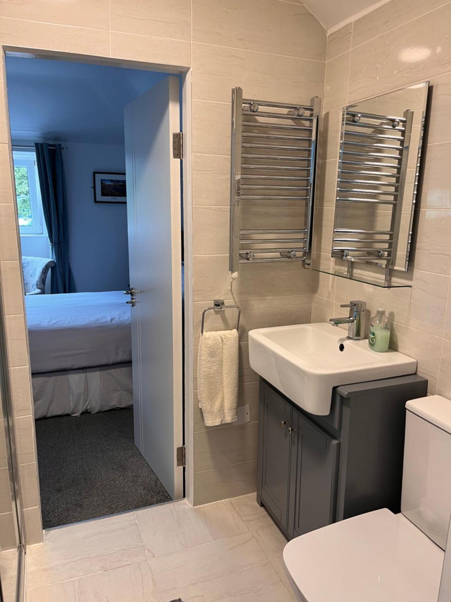 The Light House Hotel Galway Room photo