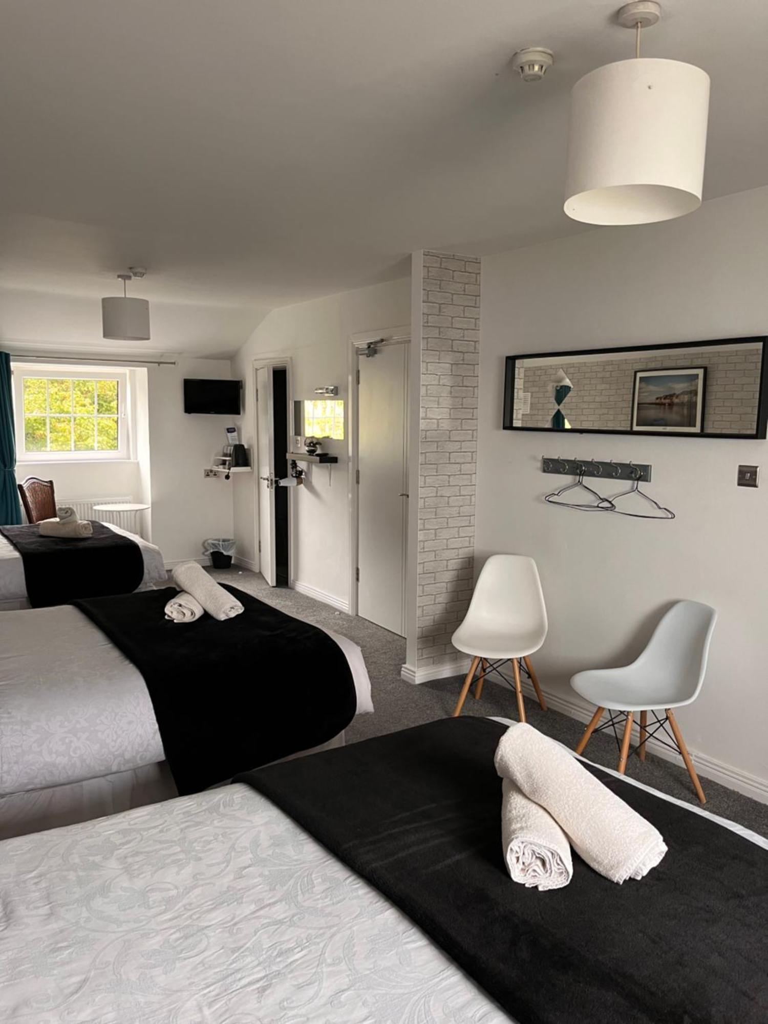 The Light House Hotel Galway Room photo