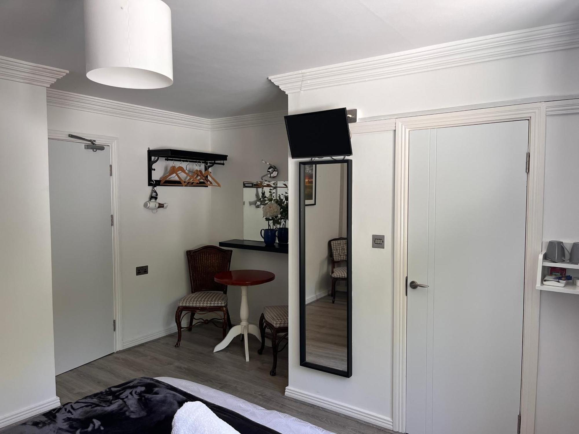 The Light House Hotel Galway Room photo